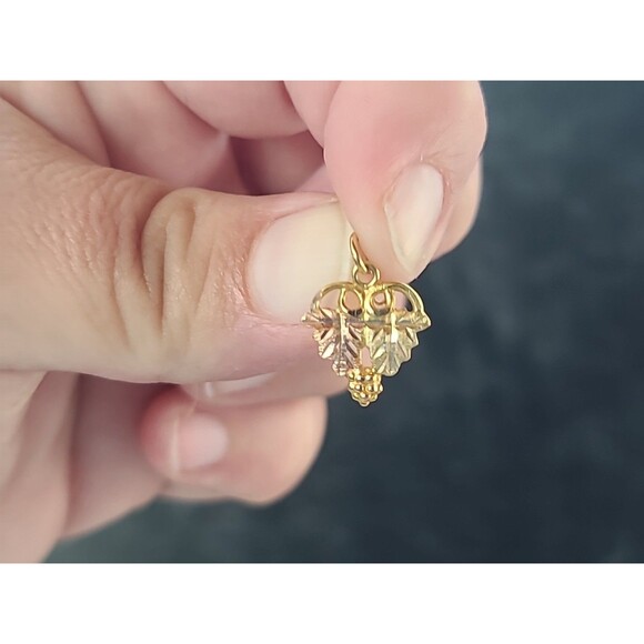 10K Two-Toned Gold-Leaf Heart Pendant Vintage - Picture 7 of 10